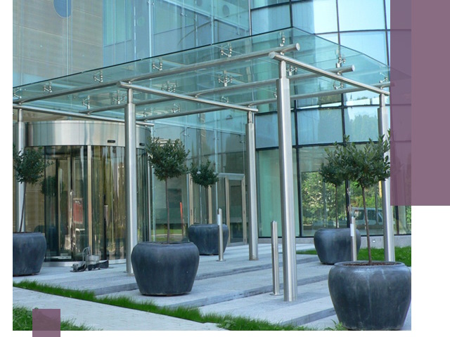 Навесы из стекла на заказ в Альметьевске — монтаж и установка