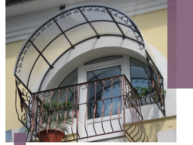 Козырьки над балконом в Альметьевске — изготовление и монтаж