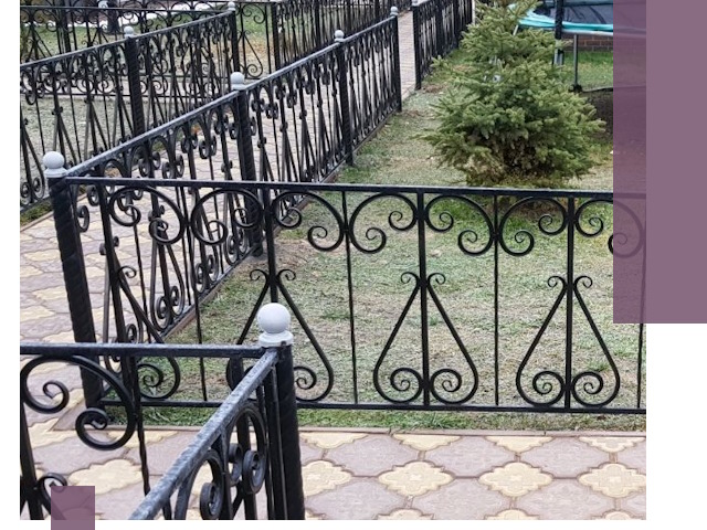 Кованые газонные ограждения под ключ в Альметьевске